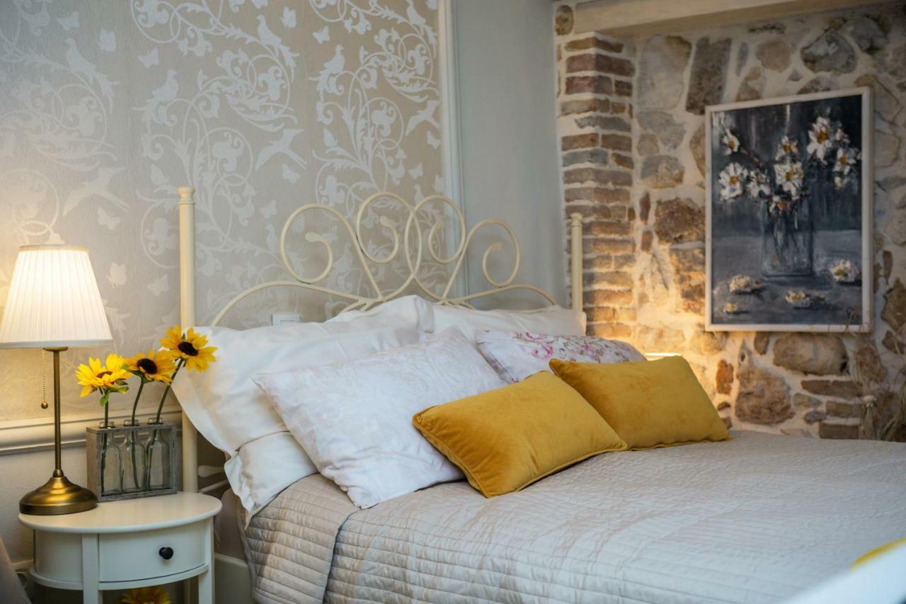 Studio Yellow Flower Rovinj Eksteriør bilde