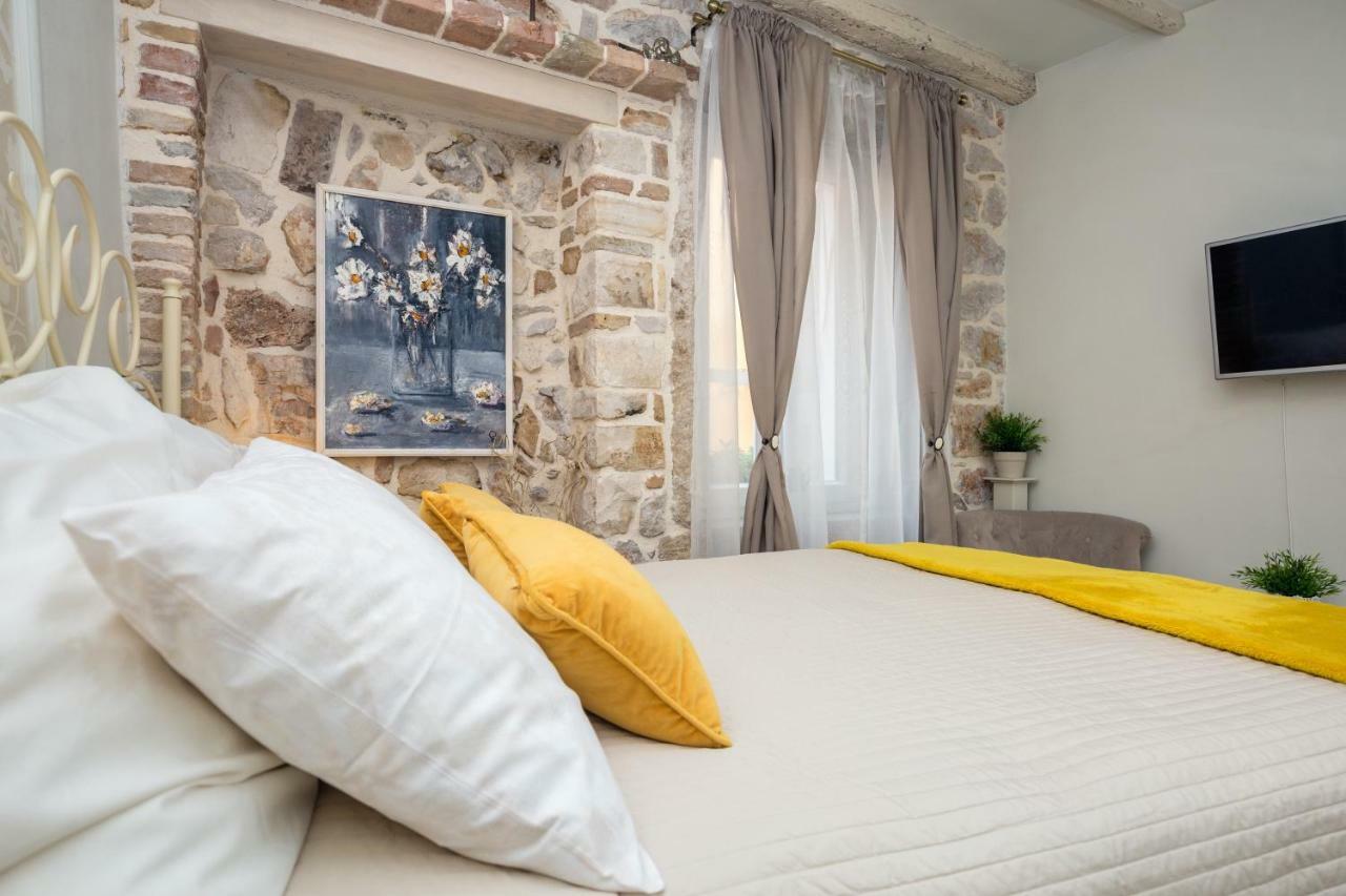 Studio Yellow Flower Rovinj Eksteriør bilde